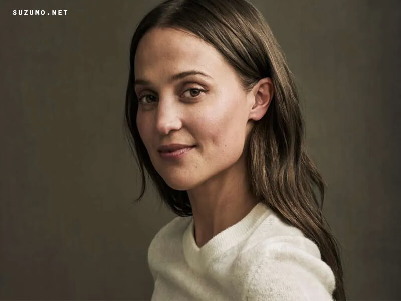 Alicia Vikander